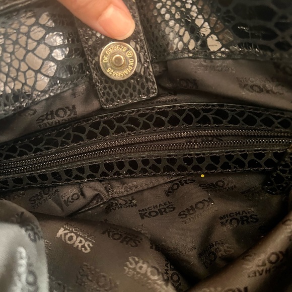 Michael Kors Hamilton EW Large Embossed Satchel - Picture 4 of 15